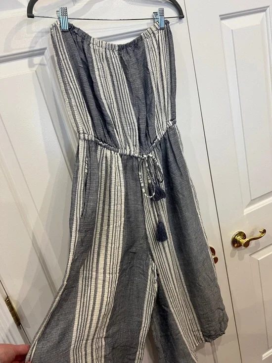Elan Gray & White Striped Strapless Cropped Jumpsuit - Picture 2 of 8
